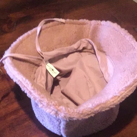 NWT Mauve Teddy Bucket Hat. Adjustable ties inside - Picture 2 of 2